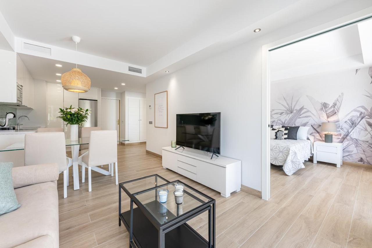 Brandnew Apartment By The Beach Marbella Exterior foto